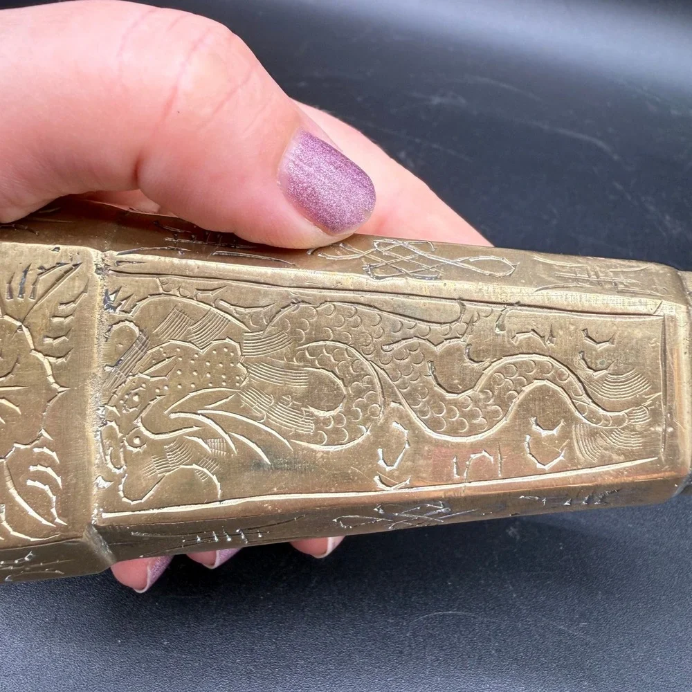 N/A vintage etched